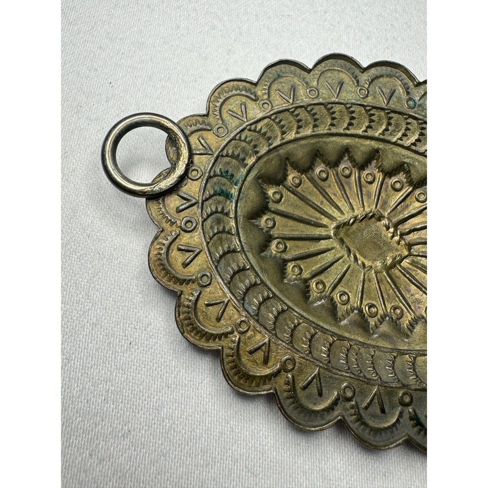 Vintage Western Stamped Metal Concho Slide Oval Sunburst Scalloped Scarf Bolo - Picture 4 of 7